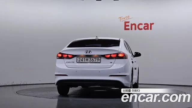 Hyundai Avante 2017 thumb 3