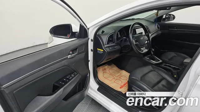 Hyundai Avante 2017 thumb 9