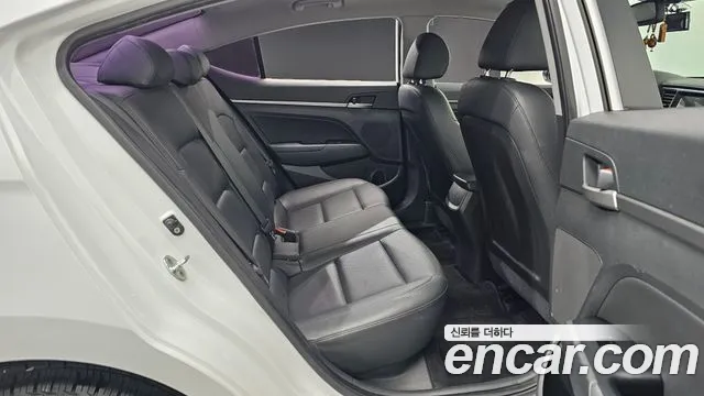 Hyundai Avante 2017 thumb 10