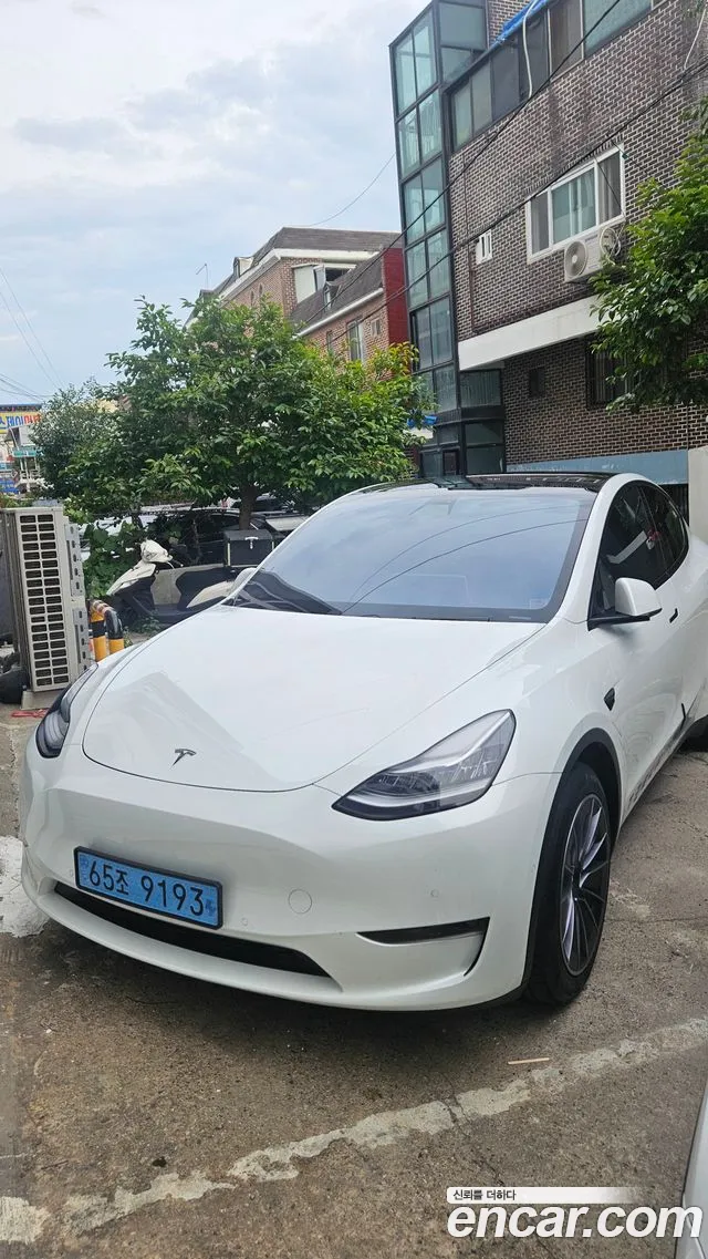 Tesla Model Y 2021 thumb 8
