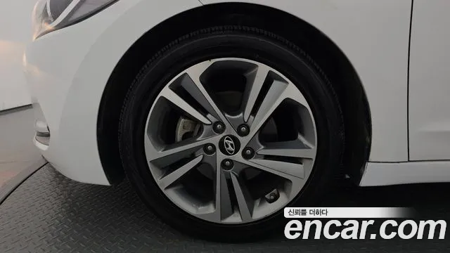Hyundai Avante 2017 thumb 5