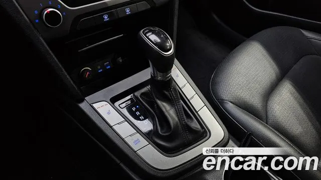 Hyundai Avante 2017 thumb 9