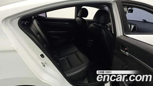 Hyundai Avante 2017 thumb 11