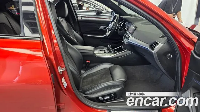 BMW 3-Series 2021 thumb 11
