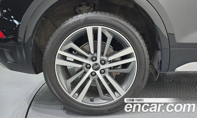 Audi Q5 2021 thumb 4