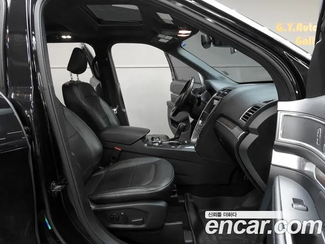 Ford Explorer 2019 thumb 10