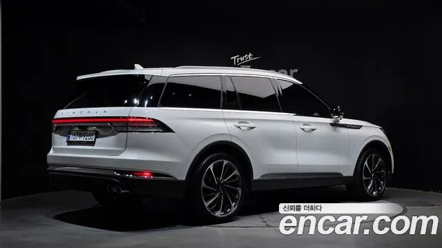 Lincoln Aviator 2021 thumb 2