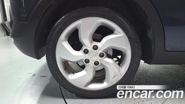 KG_Mobility_Ssangyong TIBOLI 2015 thumb 5
