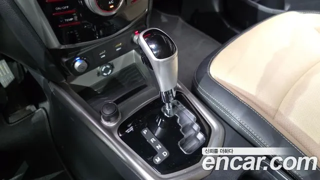 KG_Mobility_Ssangyong TIBOLI 2015 thumb 9