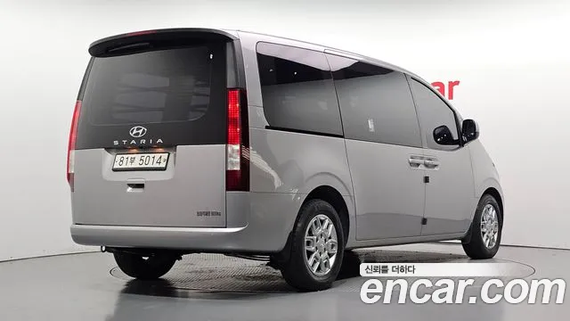 Hyundai Staria 2021 thumb 2