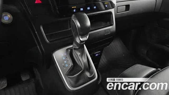 Hyundai Staria 2021 thumb 9