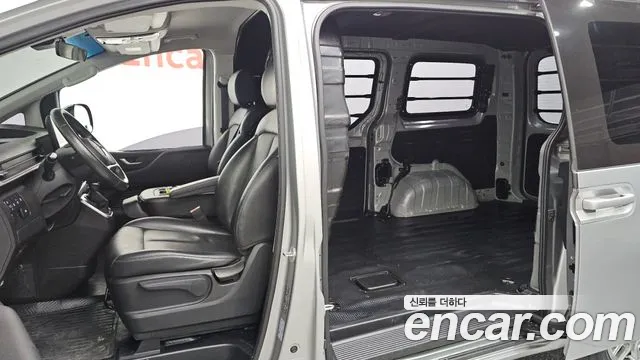 Hyundai Staria 2021 thumb 11