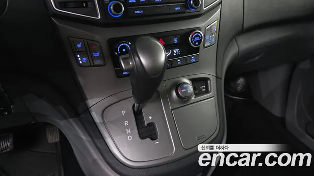 Hyundai Starex 2017 thumb 9