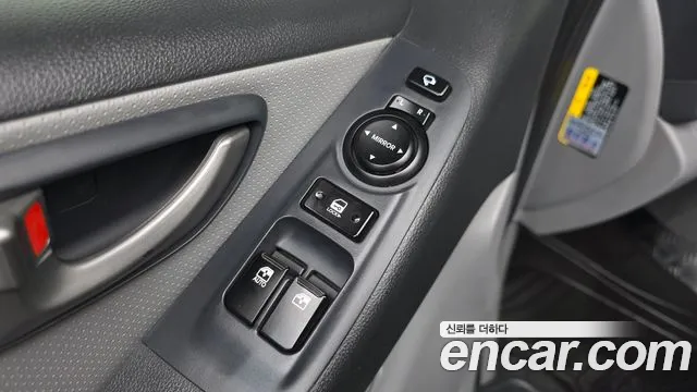 Hyundai Starex 2017 thumb 11
