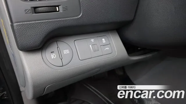 Hyundai Starex 2017 thumb 12