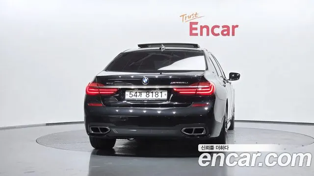 BMW 7-Series 2017 thumb 4