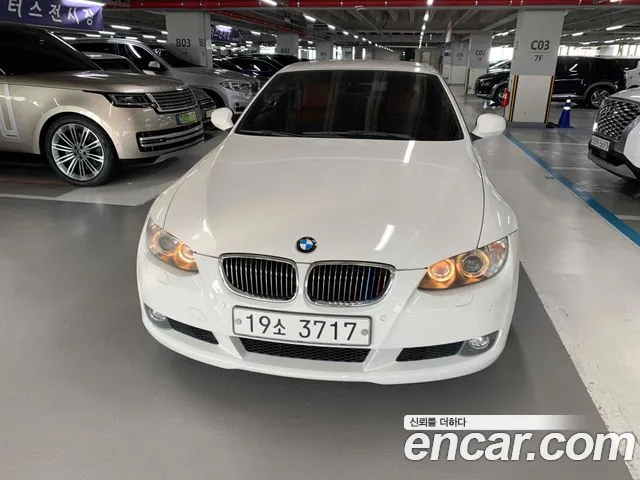 BMW 3-Series 2010 thumb 3
