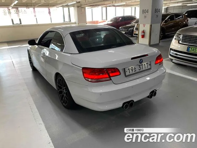 BMW 3-Series 2010 thumb 4