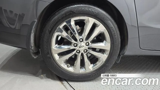 Kia Carnival 2016 thumb 5