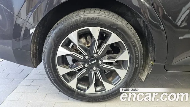 Kia Carnival 2023 thumb 5