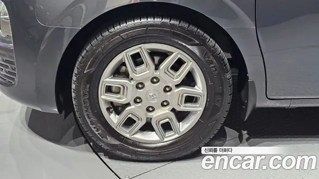 Hyundai Staria 2021 thumb 5