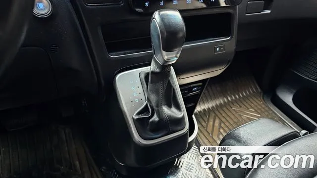 Hyundai Staria 2021 thumb 9
