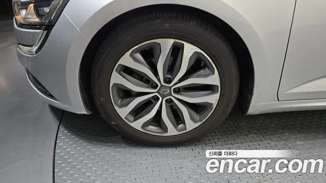 Renault-KoreaSamsung Megane 2016 thumb 5