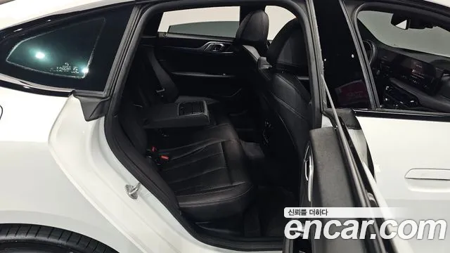 BMW i4 2025 thumb 10