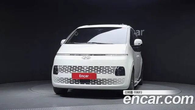 Hyundai Staria 2023 thumb 3