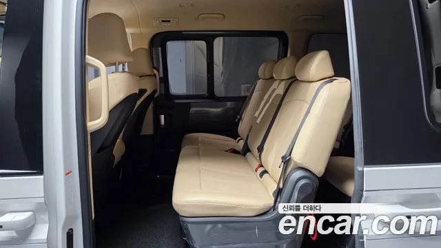 Hyundai Staria 2023 thumb 11