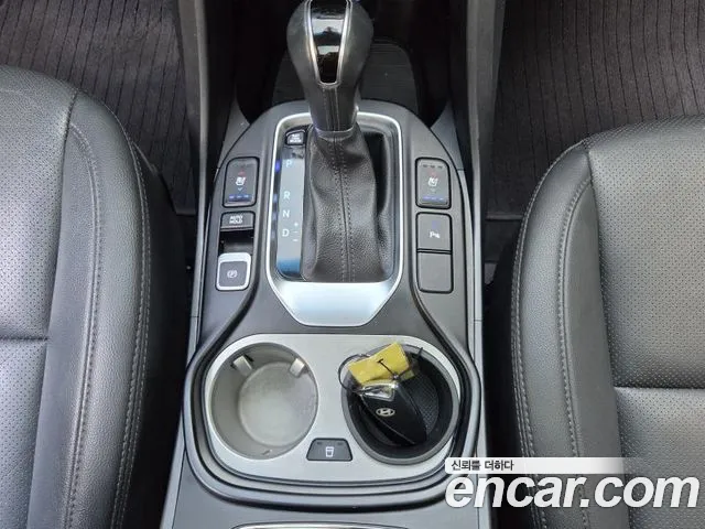 Hyundai Santa Fe 2017 thumb 9