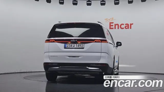 Kia Carnival 2023 thumb 4