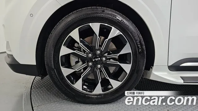Kia Carnival 2023 thumb 5