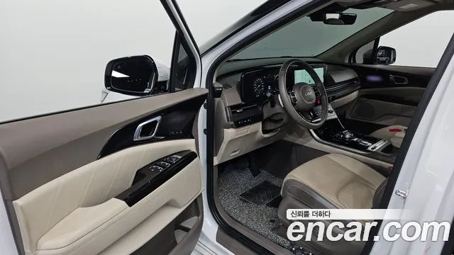 Kia Carnival 2023 thumb 10