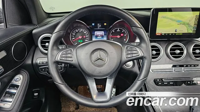 Mercedes-Benz GLC 2017 thumb 12