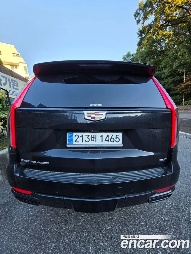 Cadillac Escalade 2023 thumb 2