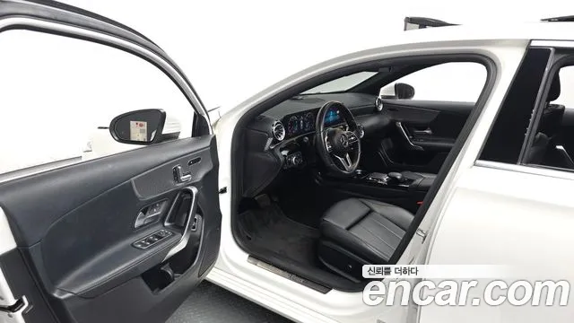 Mercedes-Benz A-Класс 2021 thumb 9