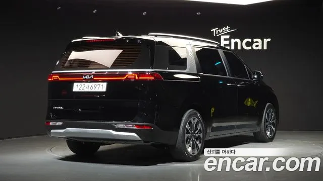 Kia Carnival 2022 thumb 2