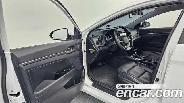Hyundai Avante 2018 thumb 10