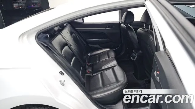 Hyundai Avante 2018 thumb 12