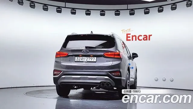 Hyundai Santa Fe 2019 thumb 4