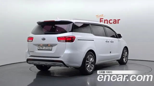 Kia Carnival 2015 thumb 2
