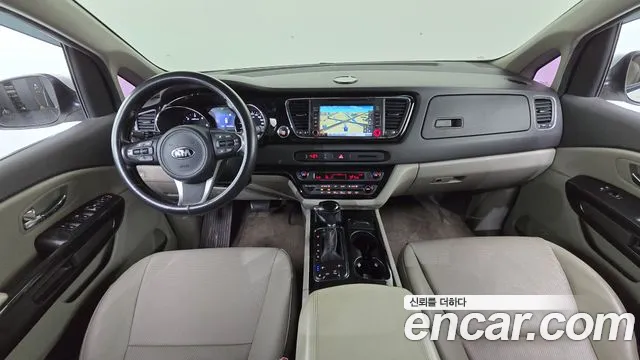 Kia Carnival 2015 thumb 7