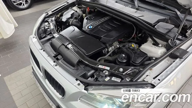 BMW X1 2014 thumb 6