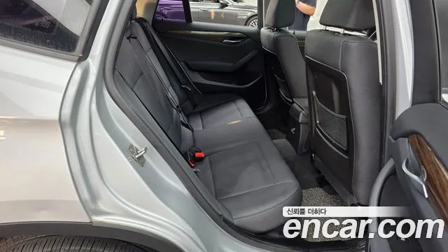BMW X1 2014 thumb 12