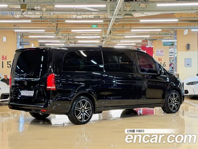 Mercedes-Benz V-Class 2022 thumb 2