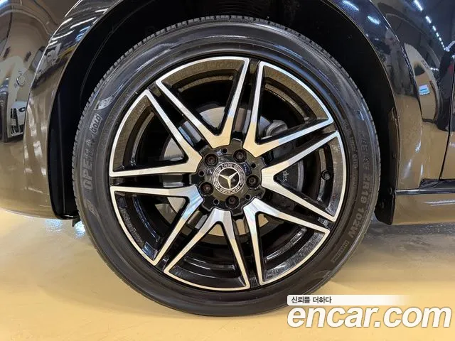 Mercedes-Benz V-Class 2022 thumb 5