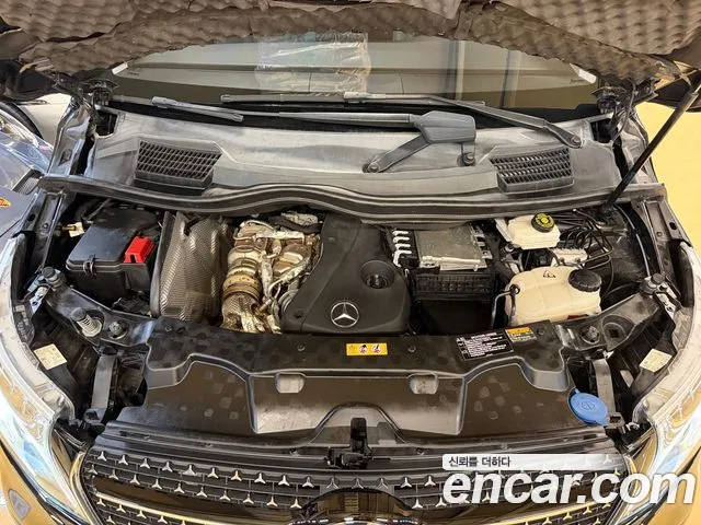 Mercedes-Benz V-Class 2022 thumb 6