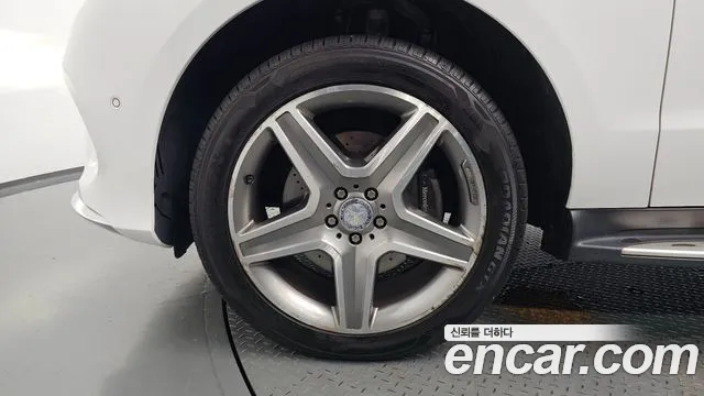 Mercedes-Benz GLE 2016 thumb 5