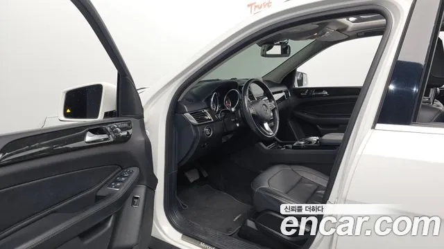 Mercedes-Benz GLE 2016 thumb 10